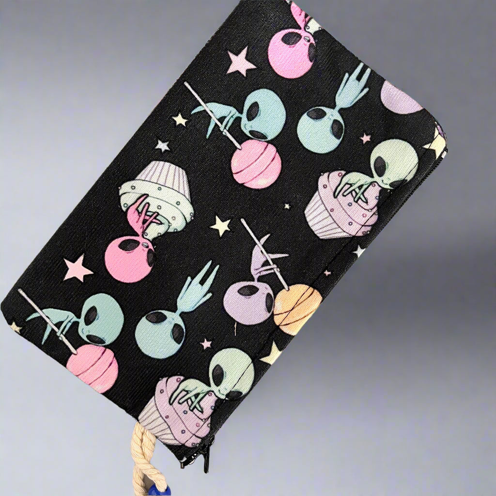 Alien Pouch